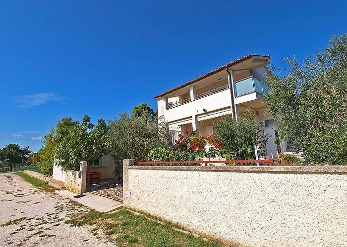 922 * Μεντουλίν