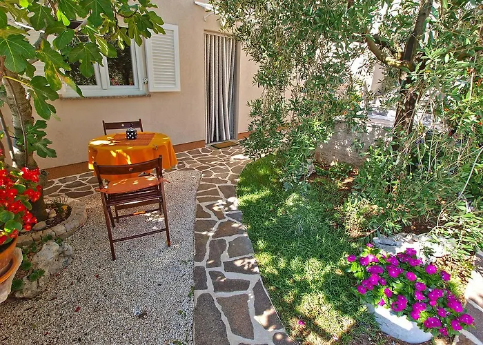 922 Apartament *